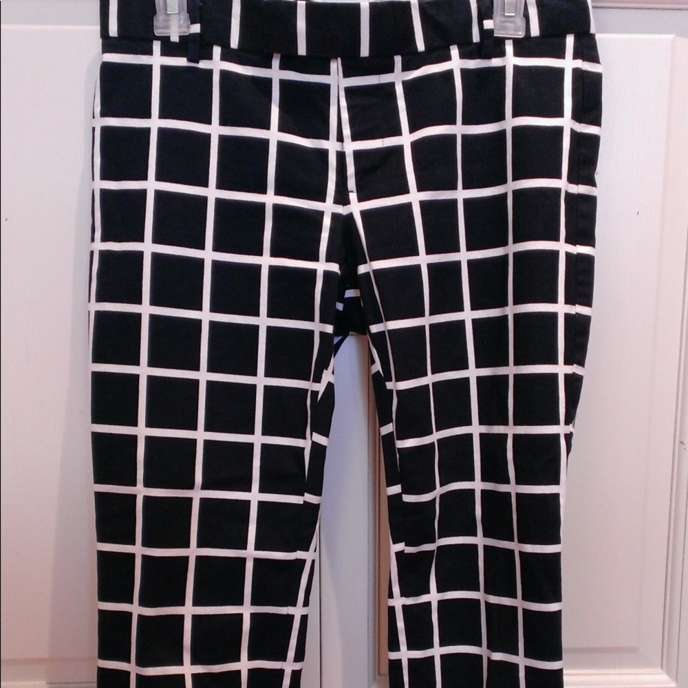 EUC GAP Navy Blue Graphic Cropped Pants